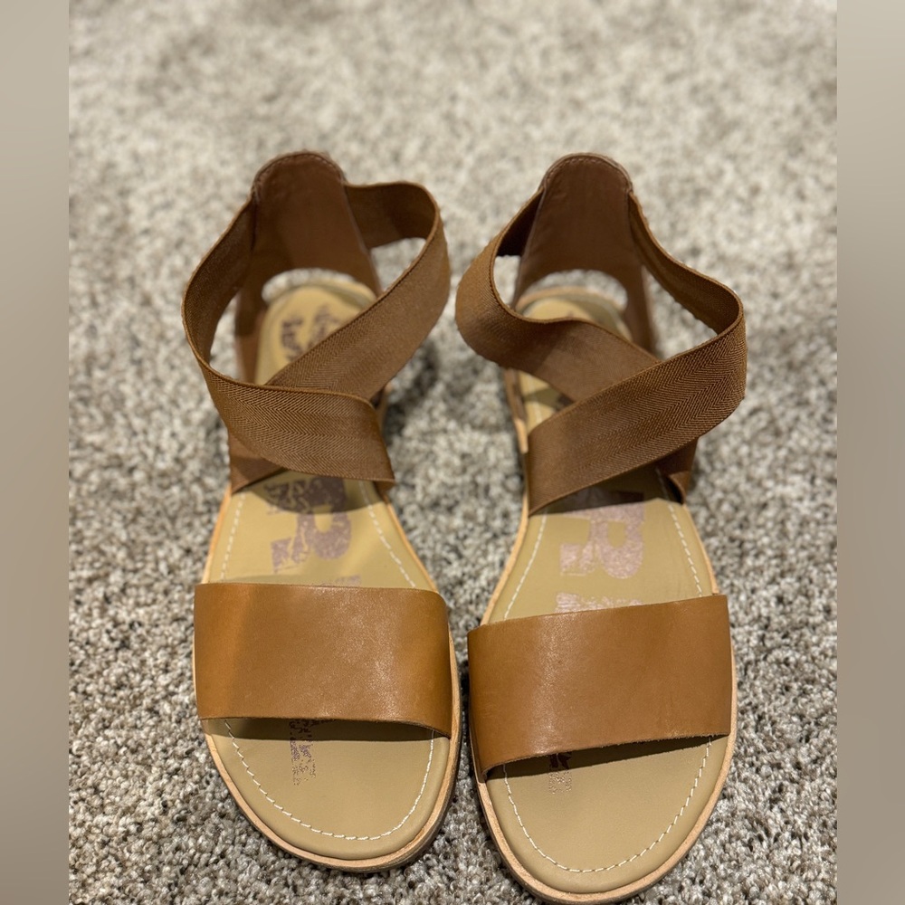 Sorel tan sandal, size 11, perfect condition
